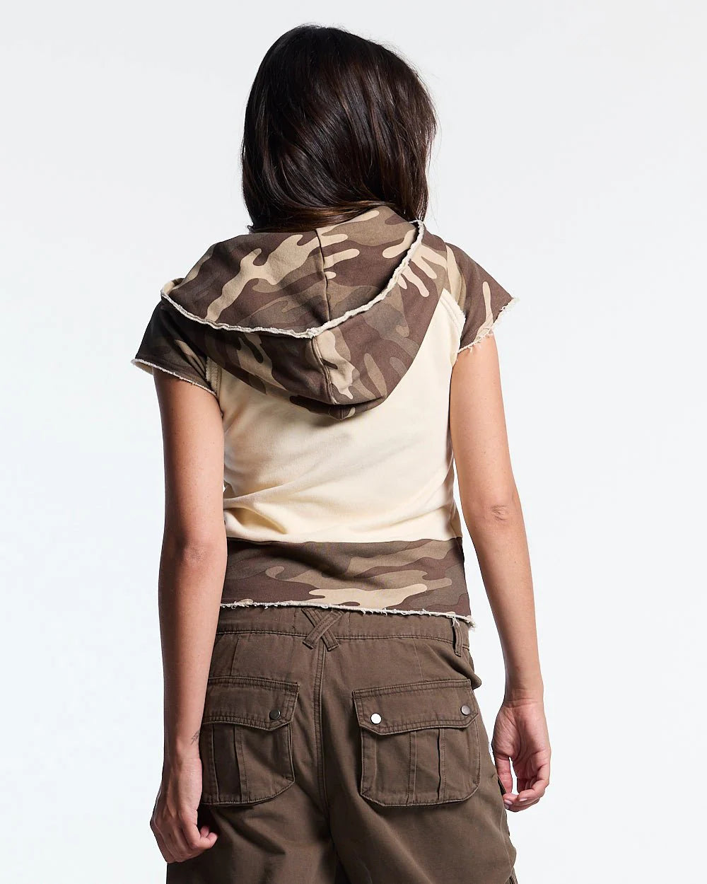 chains camo baby zip tee beige