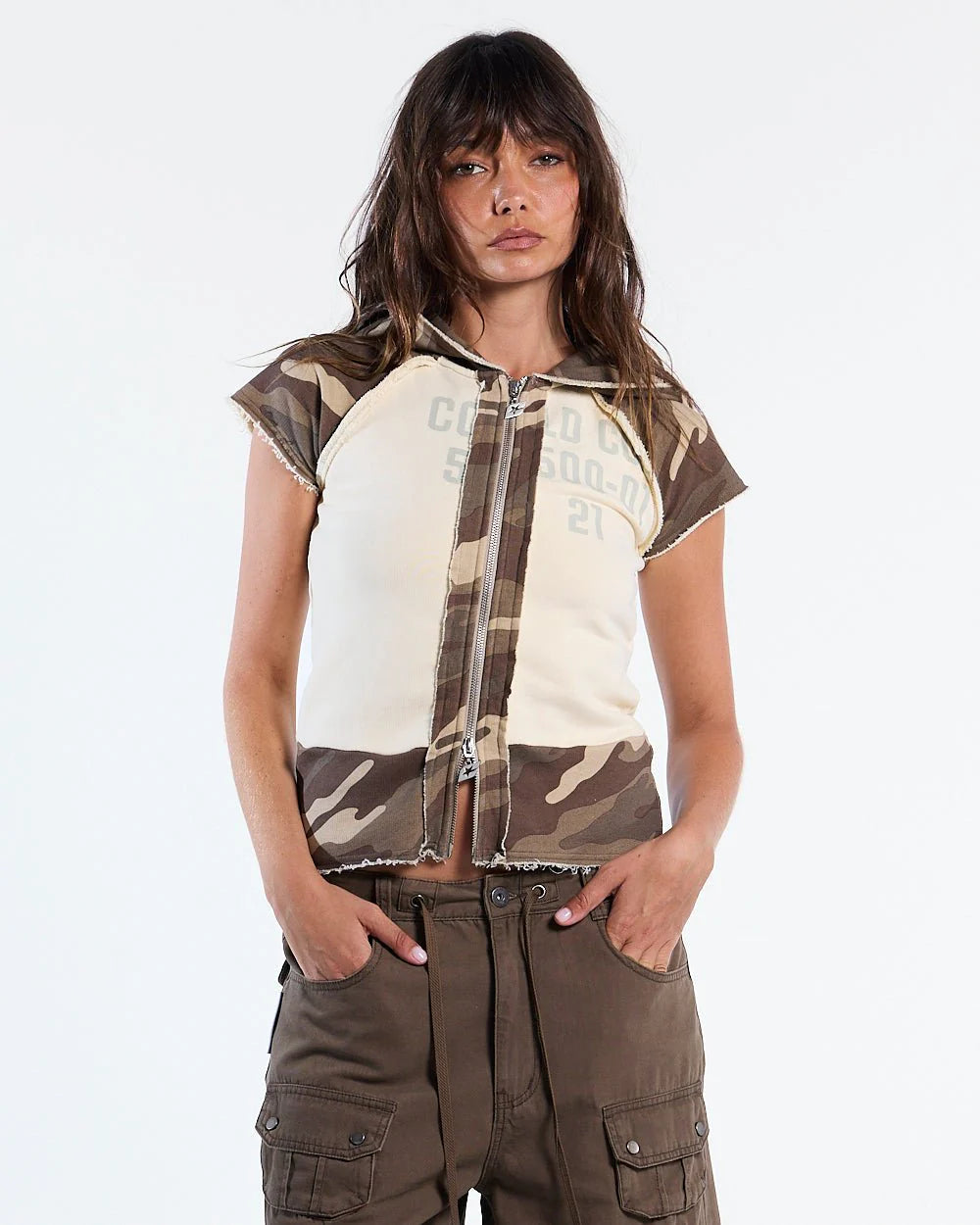 chains camo baby zip tee beige