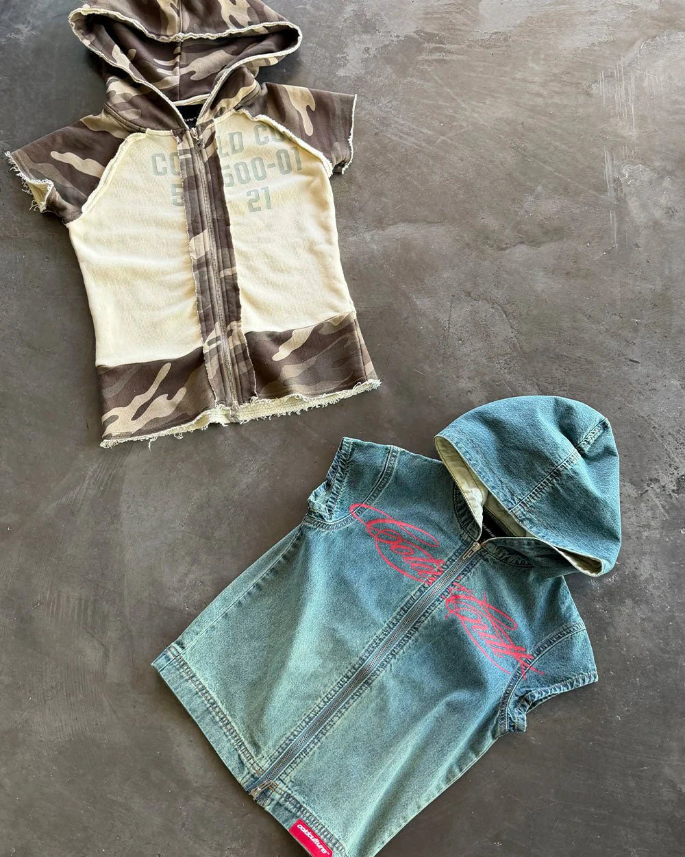chains camo baby zip tee beige