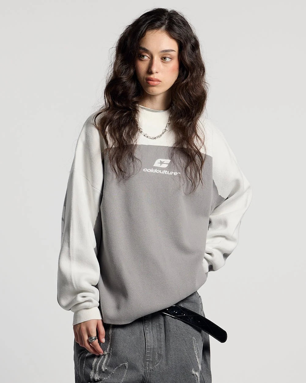 curved knit grey & white
