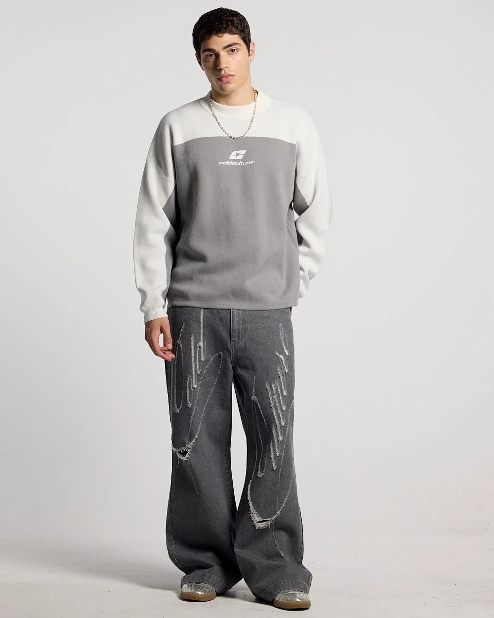 curved knit grey & white