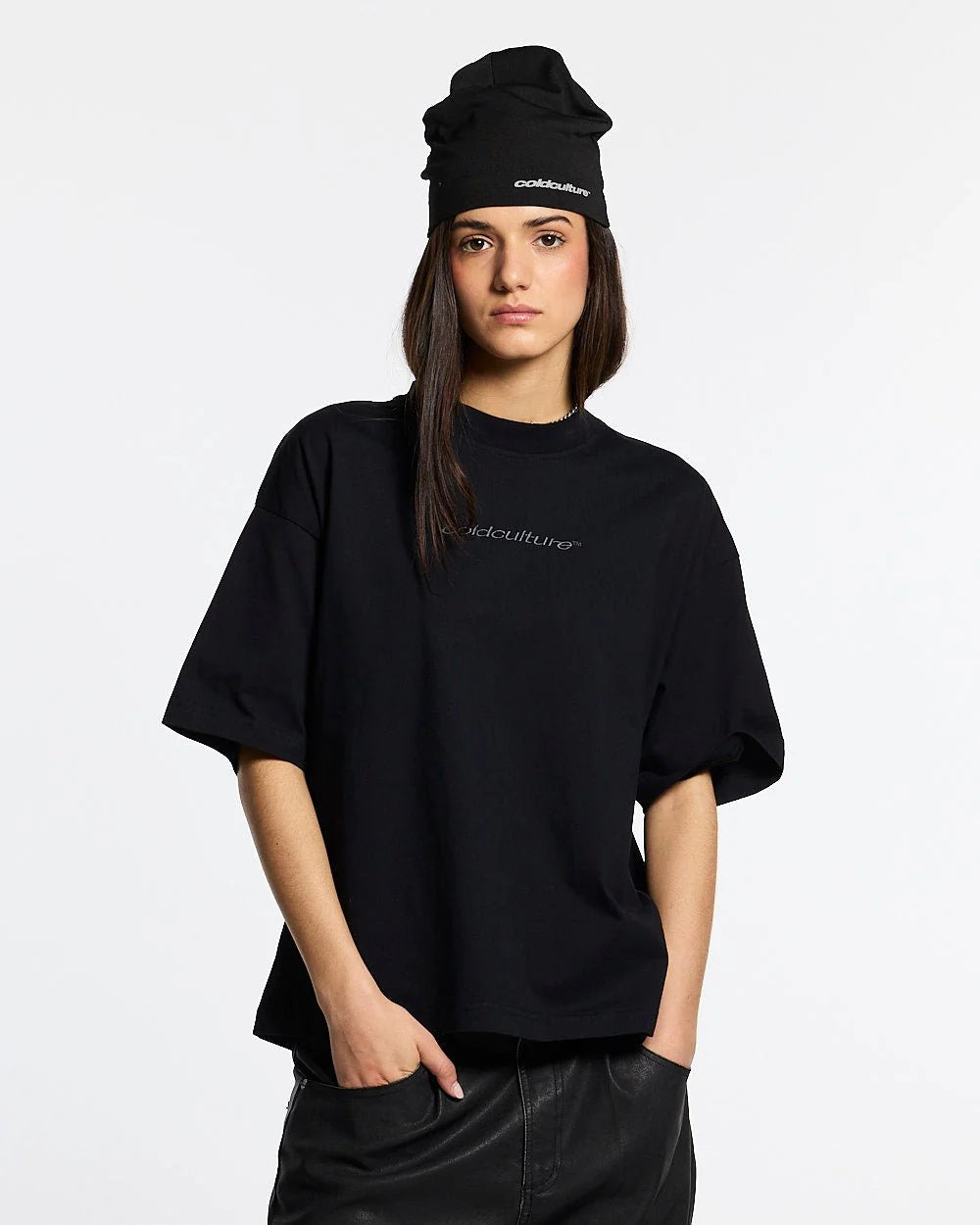 distress curved tee black