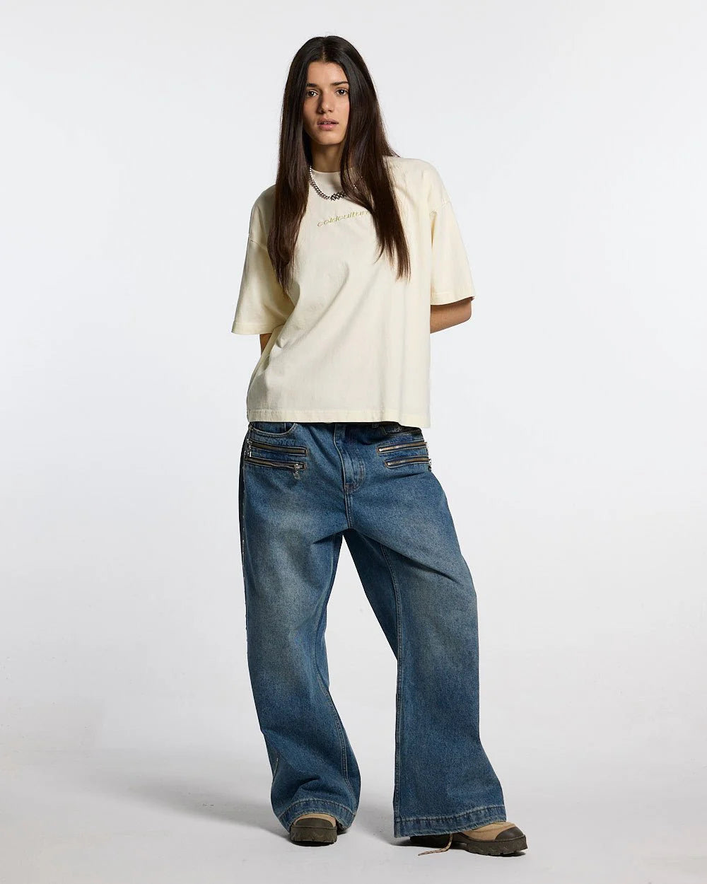 distress curved tee cream