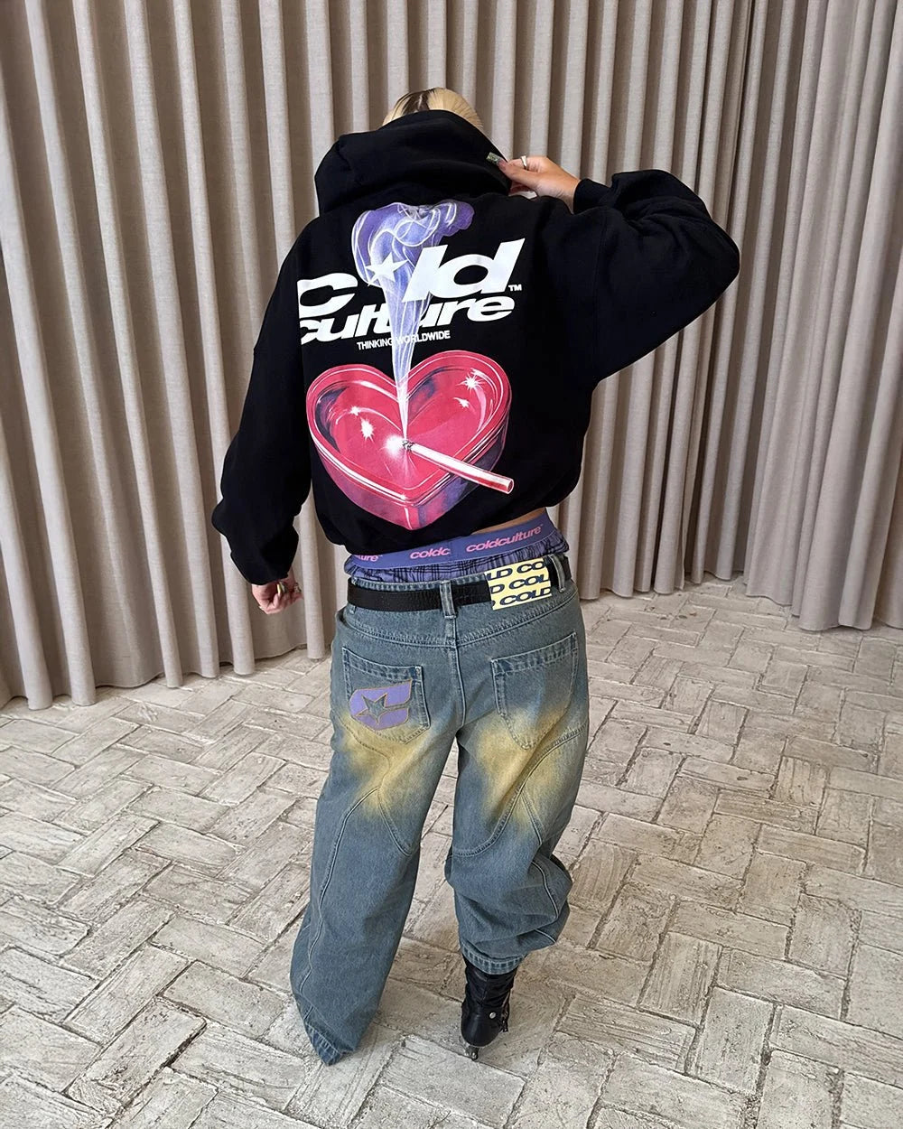 heart ashtray hoodie black