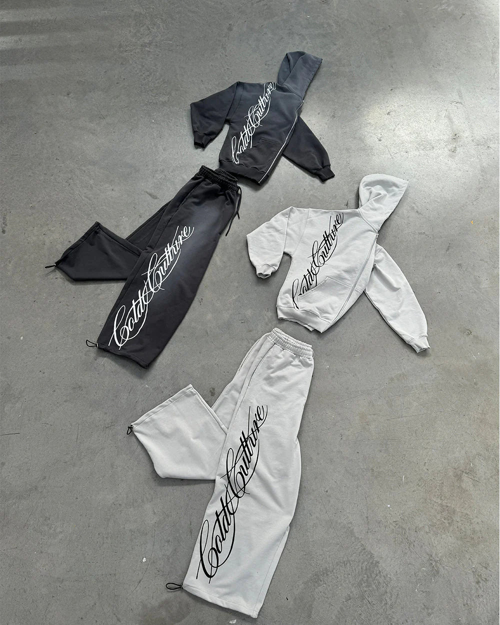 script sweatpants light grey