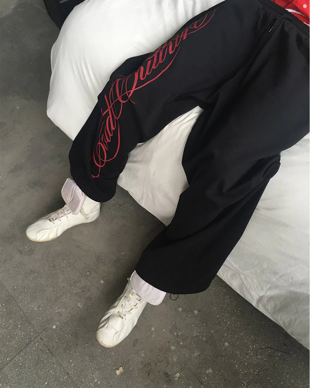 script sweatpants black