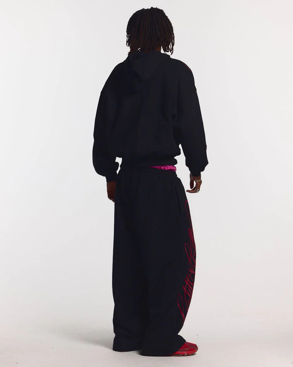script sweatpants black