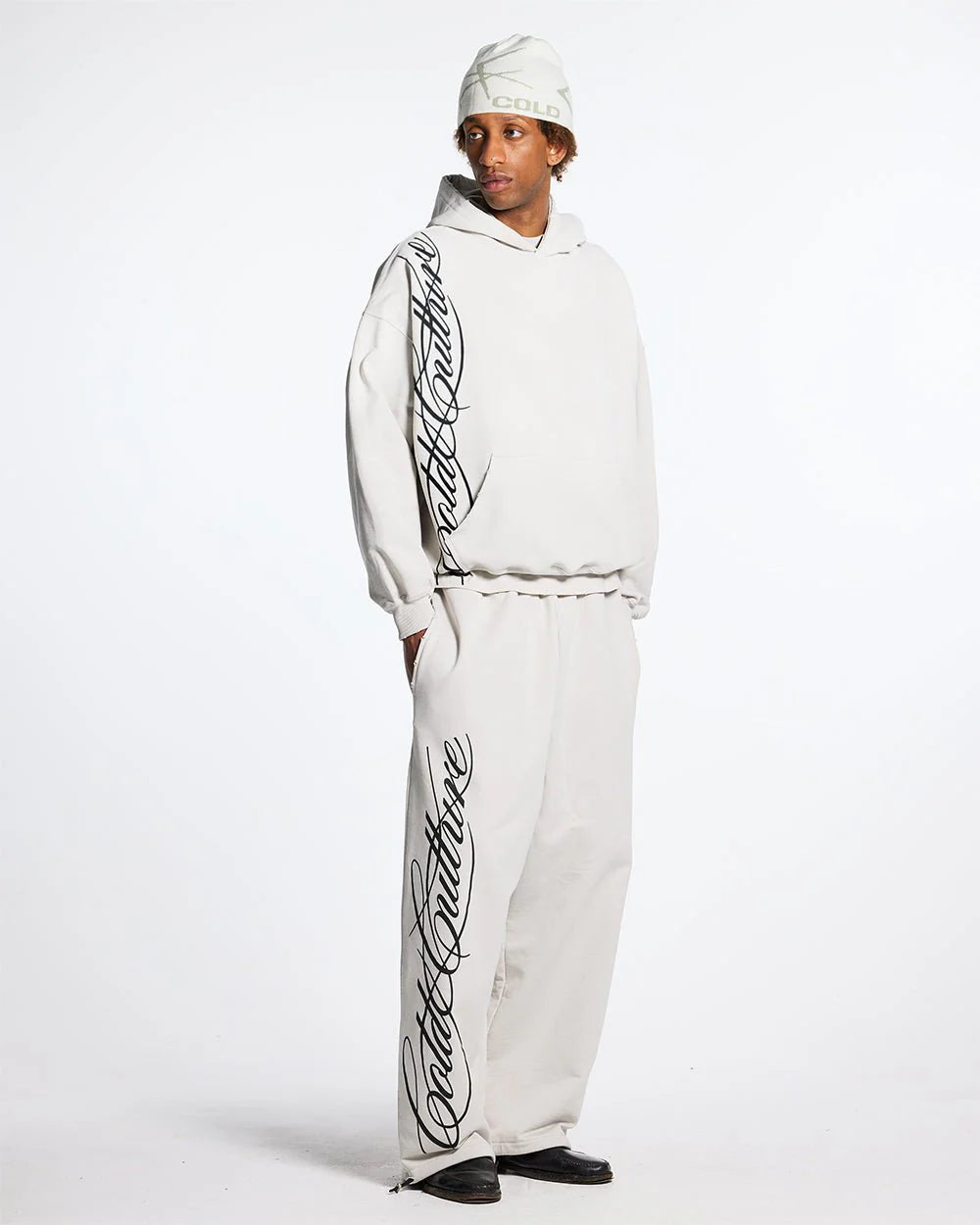 script sweatpants light grey