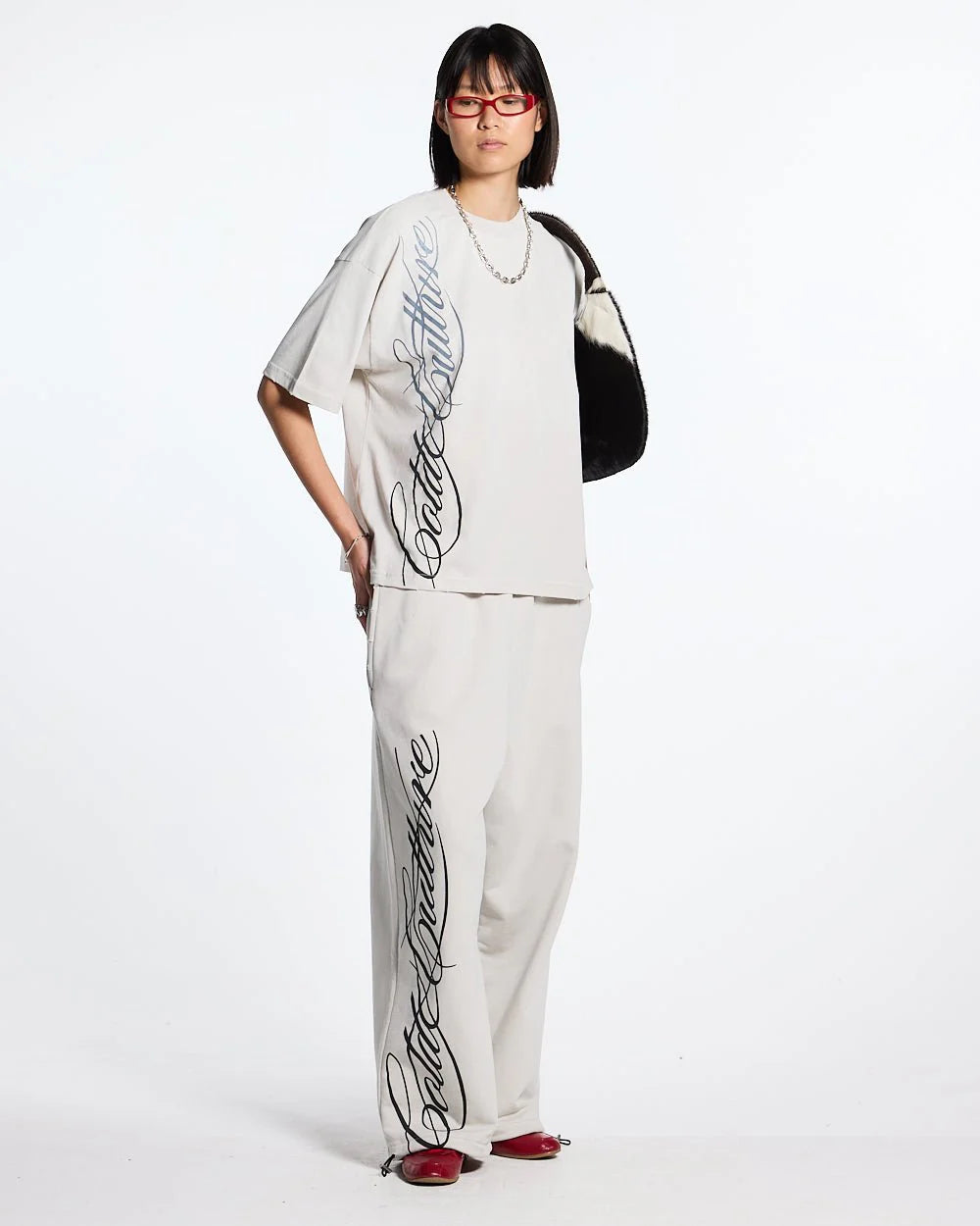 script sweatpants light grey